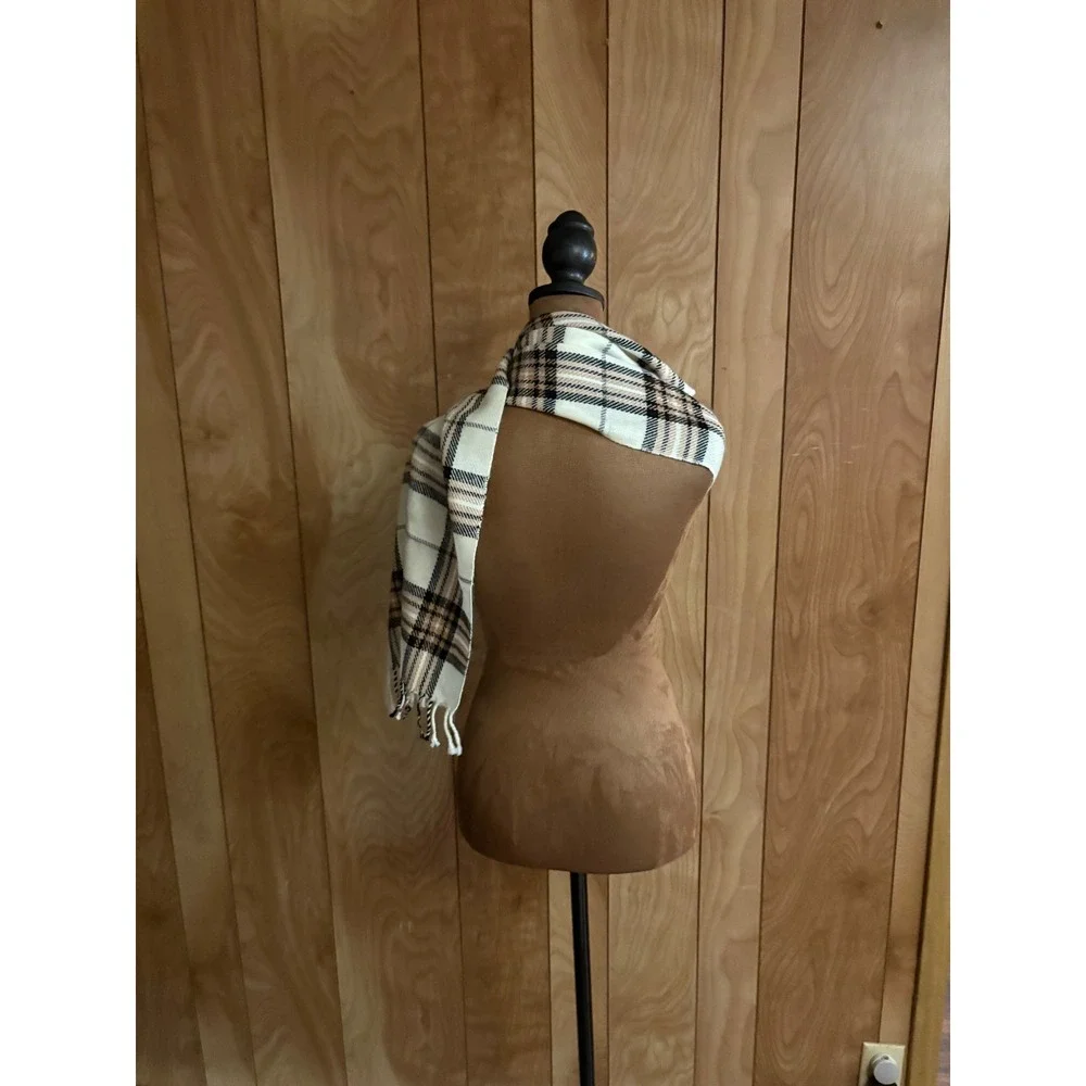 Berkshire Handkerchief Co Inc Plaid Scarf Cream Tan Black Acrylic Fringe Wrap‎